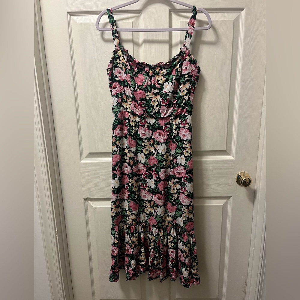 Wayf Women’s Pink and Green Lined Floral Midi Dress With Adjustable Straps SzM‎